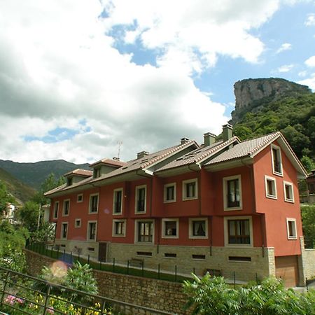 Apartamentos Puente La Molina Carrena de Cabrales Oda fotoğraf