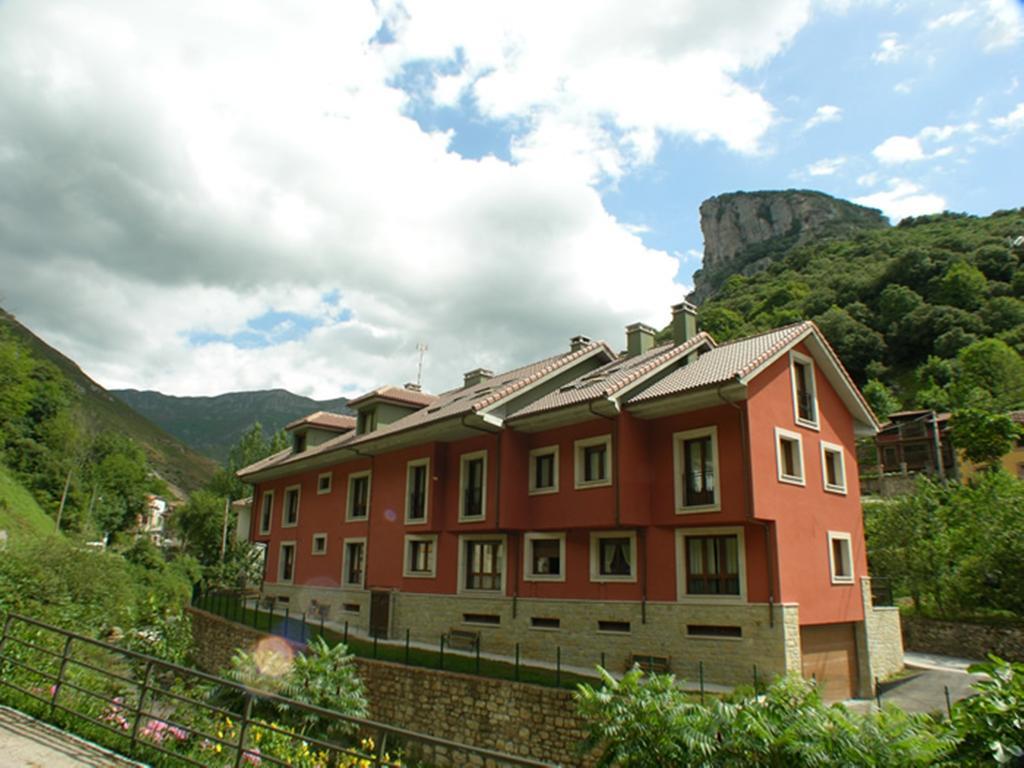 Apartamentos Puente La Molina Carrena de Cabrales Oda fotoğraf